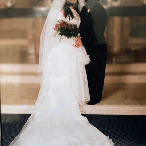 Drop waist elegant Wedding Dress cut-out shoulders/detachable train - size 6-8 - Picture 1 of 8